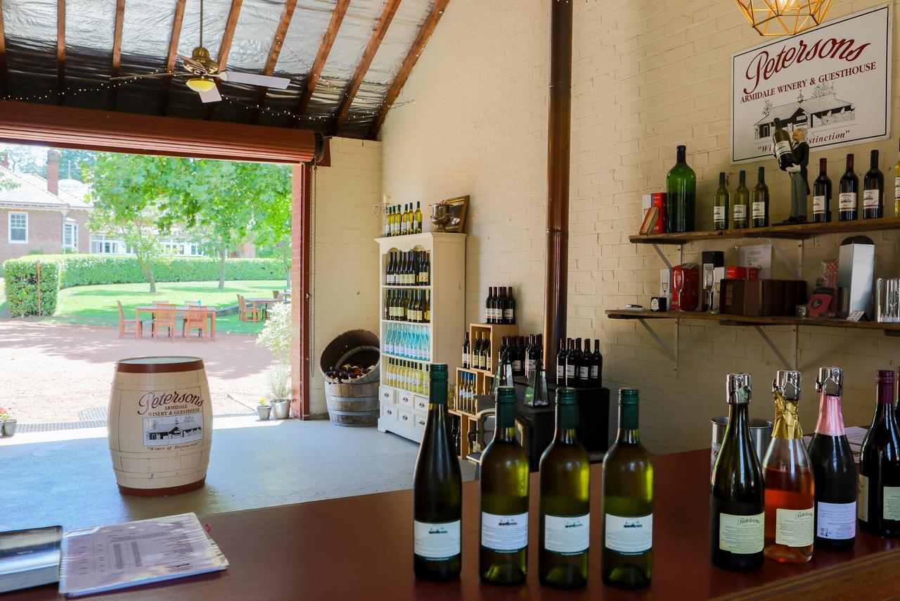 Petersons Armidale Winery And Guesthouse Extérieur photo