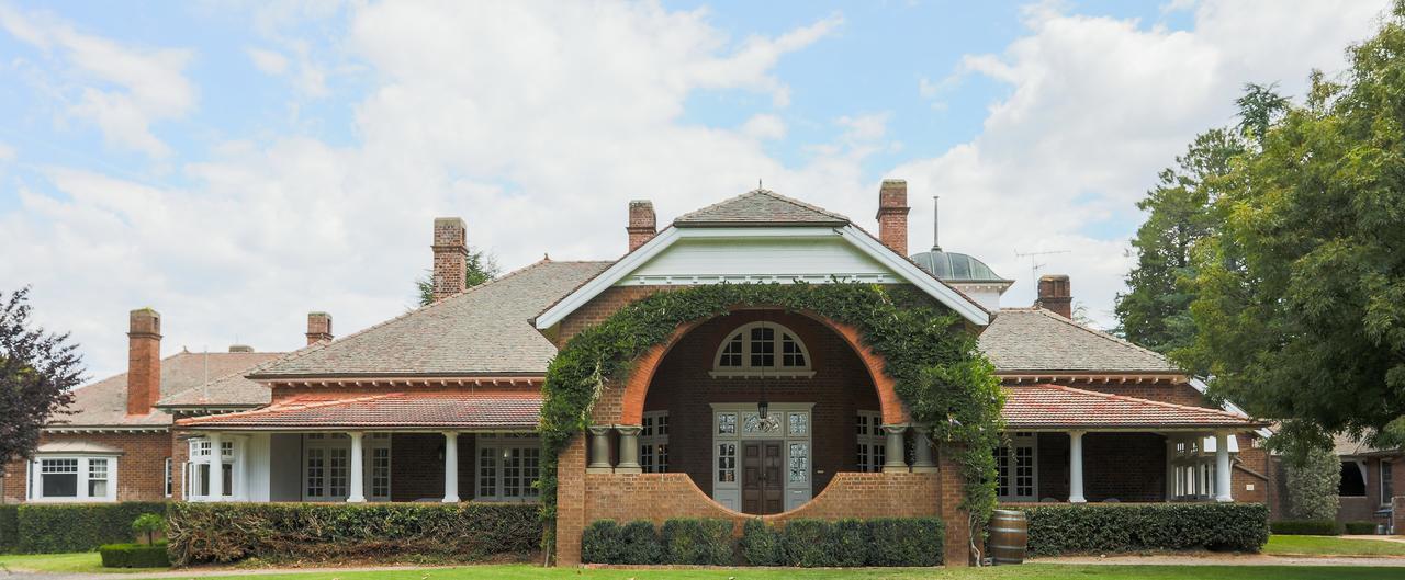 Petersons Armidale Winery And Guesthouse Extérieur photo
