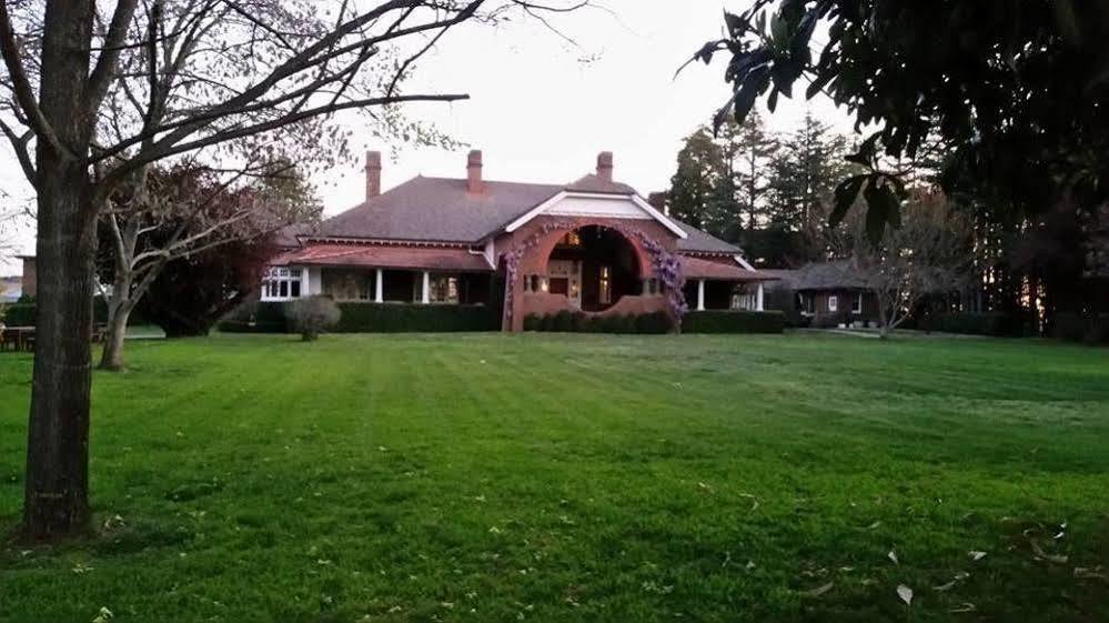 Petersons Armidale Winery And Guesthouse Extérieur photo